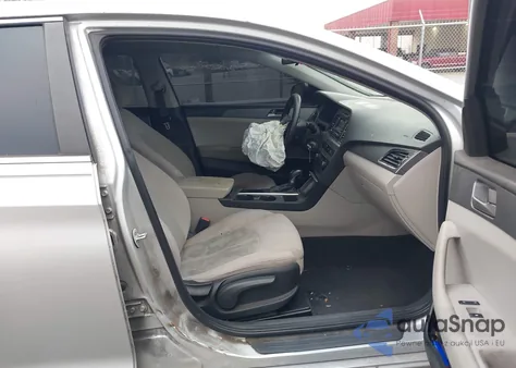 2017 Hyundai Sonata z USA, uszkodzony, nr VIN 5NPE24AFXHH532560